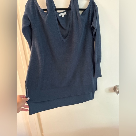 Blue Ribbed Knit Sweater - Picture 3 of 4